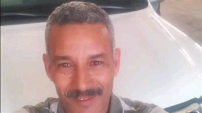 أجري على الله.. عامل في نادي الشجرة بالإسماعيلية يعيد 3 هواتف ضائعة ويرفض المكافأة