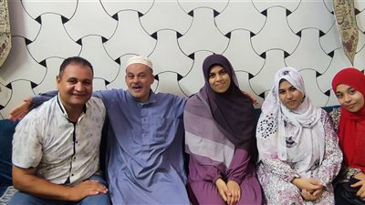 بالمذاكرة المنتظمة وحفظ القرآن.. طالبتان من شطورة تحصدان 97% في القسم العلمي الأزهري بسوهاج