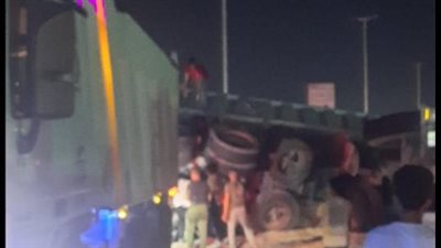مصرع صغير وإصابة آخر أسفل عجلات تريلا في سمنود بالغربية 
