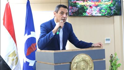 محافظ السويس يكلف هيئة الأبنية التعليمية بمراجعة احتياجات المدارس قبل العام الدراسي الجديد