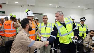 وزير البترول يتفقد بدء تجارب التشغيل لسفينة التغييز إنرجوس فورس بميناء العقبة بالأردن 