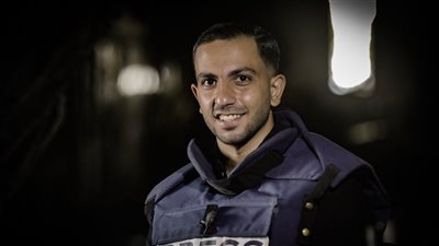 حين تصبح الكاميرا سلاحًا.. أنس الشريف يروي معاناة غزة ثم يترجل شهيدًا| شهادة
