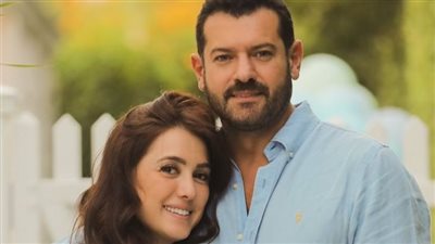 بعد شائعات انفصالهما وتغيبها عن حضور العرض الخاص لـ درويش.. كندة علوش: غيابي لأني بحب عمرو يركز مع جمهوره 