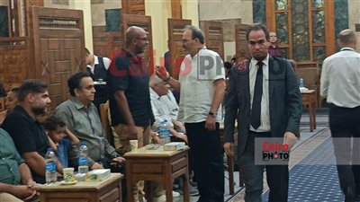 وزير الثقافة والمسلماني والبلشي وخالد يوسف في عزاء صنع الله إبراهيم بمسجد عمر مكرم بمدينة نصر 