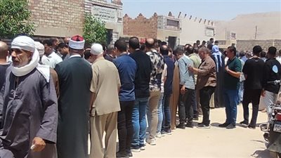 تشييع جثمان أحد ضحايا غرق شاطئ أبو تلات بالإسكندرية في مسقط رأسه بسوهاج| صور