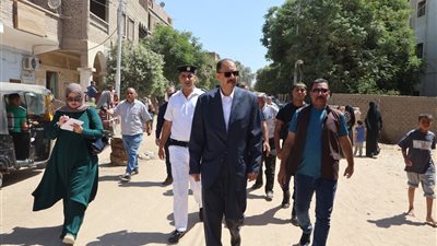 محافظ سوهاج يحيل مسؤولين بقرية البربا للتحقيق لتقصيرهم في العمل