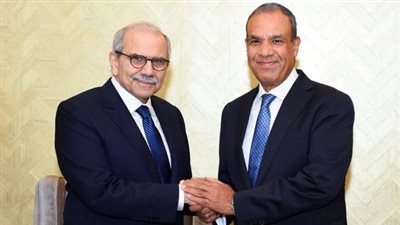 وزير الخارجية يلتقي رئيس الوزراء اللبناني.. ويطالب إسرائيل بالانسحاب الكامل من جنوب لبنان 