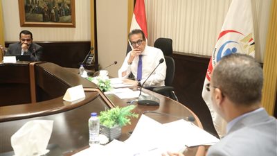 وزير الصحة يتابع تقدم البرنامج الوطني لمكافحة الإيدز