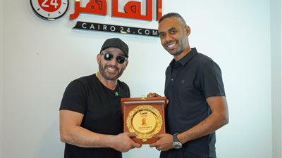 النجم أحمد السقا يحتفل بنجاح فيلم 