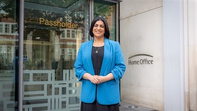 من هي شبانة محمود أول مسلمة تتولى وزارة الداخلية البريطانية؟