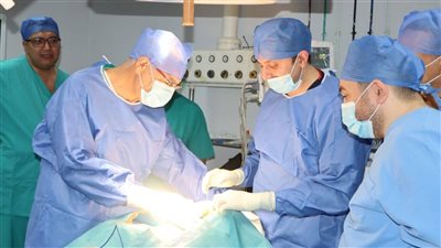 يزعمون تعنت رئيس القسم.. أطباء جراحة مستشفى أسوان الجامعي يتقدمون باستقالة جماعية