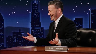 حريات الإعلام في أدنى مستوياتها.. abc توقف برنامج جيمي كيميل بضغوط من إدارة ترامب