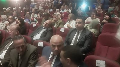 وكيل تعليم قنا عن نومه خلال تدشين مبادرة صحح مفاهيمك: المحافظ مكانش وصل