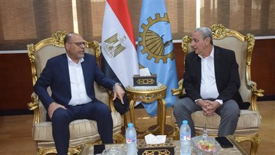 محافظ الغربية يستقبل وزير العمل لبحث تداعيات حادث مصنع المحلة وتقديم واجب العزاء لأسر الضحايا