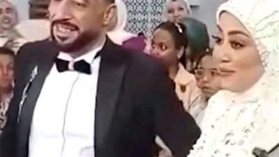 مات ببدلة الفرح.. أرملة عريس أسوان تتلقى عمرة هدية بعد وفاته في حفل زفافه