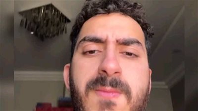 هل يقف نجم شهير وراء إغلاق قناة إياد الموجي على يوتيوب بعد فيديوهاته الساخرة؟