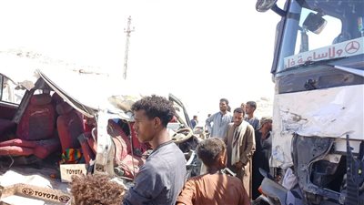 مصرع شخصين وإصابة 3 في تصادم سيارتين بـ أسوان