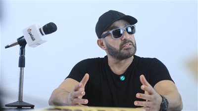 مدربة خيول ألمانية تتهم شخصًا بالاستيلاء على جواز سفر حصان أحمد السقا بالجيزة