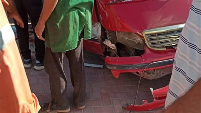 الميكروباص طلع فوق الرصيف.. إصابة 6 أشخاص في حادث دهس بكورنيش الإسكندرية