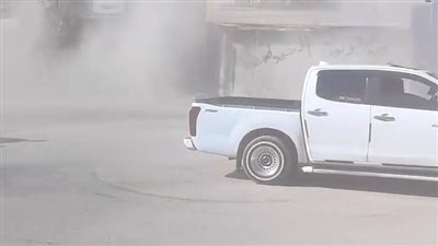 الأمن يفحص حركات استعراضية بالسيارات في شوارع بسيون بالغربية خلال حفل زفاف