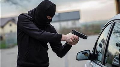 ضبط 4 أشخاص بتهمة السطو المسلح على عمال بنزينة وسرقة مليون وخمسمائة ألف جنيه بشبرا الخيمة