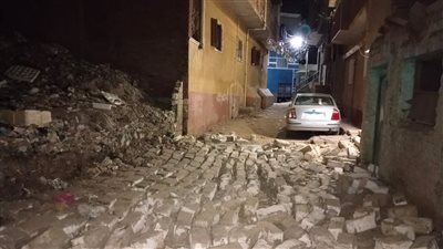 انهيار سور أرض فضاء ببني مزار يتسبب في تهشم سيارة ملاكي 