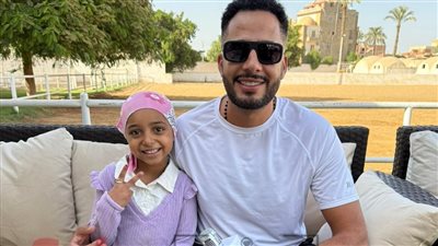حقق حلمها.. عصام السقا يستجيب لـ الصغيرة ليلى محاربة السرطان بعد طلبها ركوب الخيل معه عبر القاهرة 24