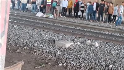 مصرع شخص صدمه قطار في المنيا