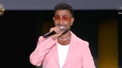 أغنية خاصة ورقص رفقة النجوم.. أحمد سعد يشعل حفل ختام مهرجان الجونة السينمائي