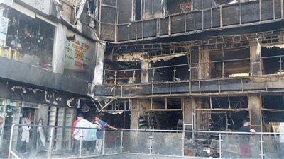 إصابة شخص في حريق مول شهير بالعبور.. و15 سيارة إطفاء للسيطرة على النيران