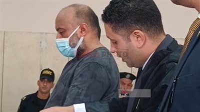دفاع المتهمين بصفع مسن السويس يطالب ببراءتهما: القضية شجار بسيط