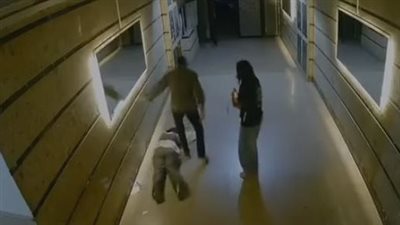 الأمن يفحص فيديو اعتداء شاب على فتاة بالضرب في مدخل عقار بالقاهرة
