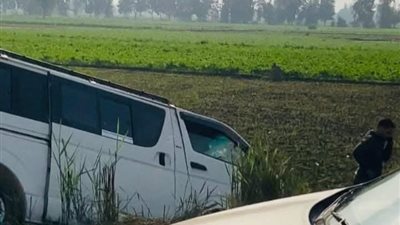 إصابة 11 شخصا في حادث تصادم سيارة ميكروباص مع ملاكي بكفر الشيخ