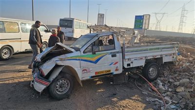 إصابة 11 عاملًا إثر انقلاب سيارة نصف نقل بطريق السويس عند مدخل العاصمة الجديدة