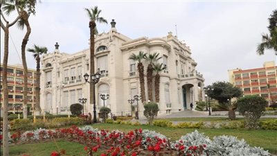 جامعة عين شمس تؤكد اتخاذ إجراءات حاسمة ضد أي شخص ينتحل صفة أحد كوادرها 