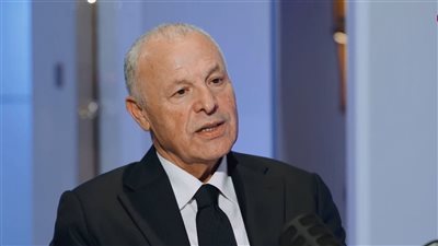 تطورات الحالة الصحية لـ هاني أبو ريدة بعد تعرضه لوعكة مفاجئة خلال مواجهة كوت ديفوار 