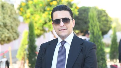 بجلسة عرفية.. تصالح معلم الإسكندرية ووالد طالب فيديو الصفع بأرض الطابور | خاص