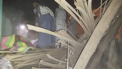 مصرع 3 أشخاص وإصابة اثنين آخرين في انهيار منزل بالطوب اللبن بقرية الدير شرق بإسنا بالأقصر