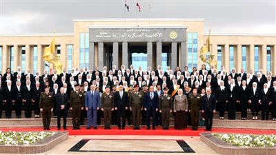 بالتعاون مع التربية والتعليم.. الأكاديمية العسكرية تحتفل بتخرج دورتين جديدتين من المعلمين ومديري المدارس بعد انتهاء فترة تأهيلهم