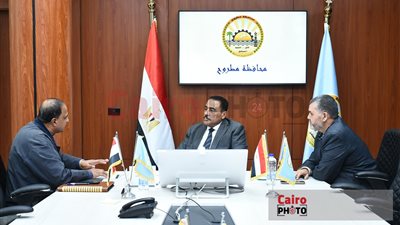 محافظ مطروح يؤكد على أهمية الارتقاء بخدمات مياه الشرب وتحقيق رضا المواطنين