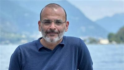 أيمن بهجت قمر ردًا على أنباء زواجه: لم أتزوج بعد انفصالي عن أم أولادي.. وفكرة الاختيار ليست سهلة
