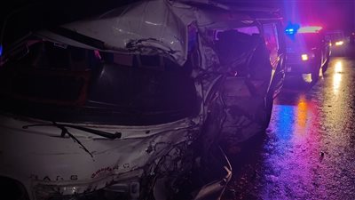 التصريح بدفن ضحايا حادث تصادم ميكروباص وعدة سيارات بالطريق الدائري في المنيا