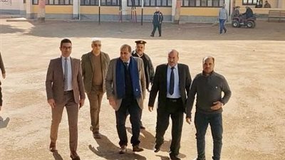 تسلق السور وتشبث به.. النيابة الإدارية تستدعي والد تلميذ سقط من أعلى مبنى مدرسة بأسيوط