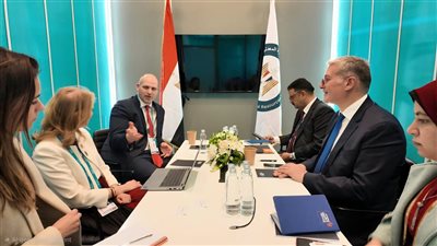وزير البترول يبحث التعاون في قطاع التعدين مع شركات كندية وأسترالية