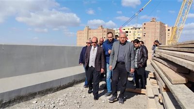 رئيس الجهاز المركزي للتعمير يتفقد محاور الطرق القومية الجاري تنفيذها بالجيزة