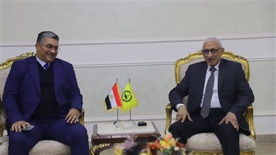 محافظ شمال سيناء يناقش تطوير وإحياء مسار العائلة المقدسة 