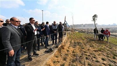 وزير الإسكان ومحافظ القاهرة يتفقدان مشروع حدائق تلال الفسطاط بمصر القديمة