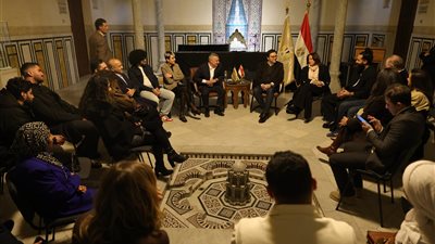 وزير الثقافة يلتقي عددًا من صُنّاع المحتوى التراثي لتعزيز المحتوى الهادف 