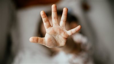 اعترضت على المعاكسة فسحلها.. شاب يتعدى على فتاة داخل جامعة بالإسكندرية وفتح تحقيق في الواقعة