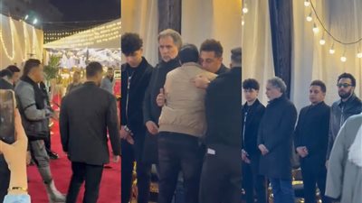 حمو بيكا وأحمد شيبة أول الحاضرين في عزاء والدة رضا البحراوي بـ طنطا